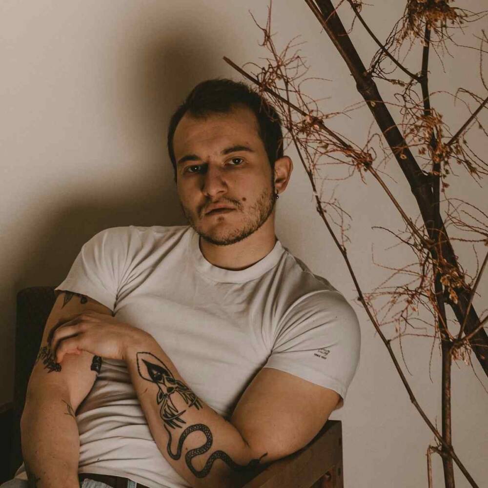 On Songbird Izzy Heltai S Tone Rings Out Like A Daydream The Wild Honey Pie