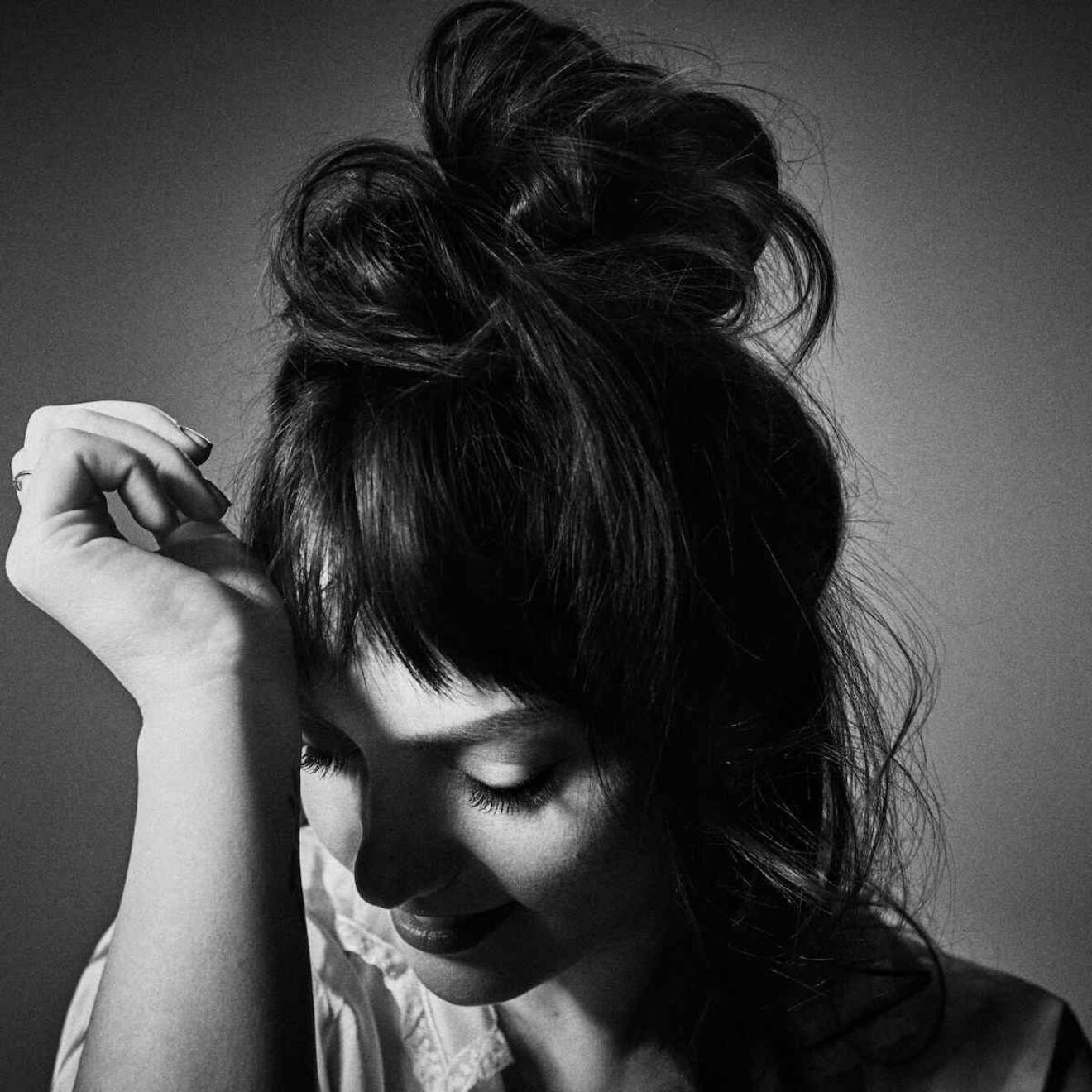 Angel Olsen’s “(New Love) Cassette” Is a Rumination on Longing in the Midst of