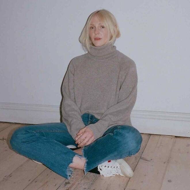 ​Laura Marling - Held Down